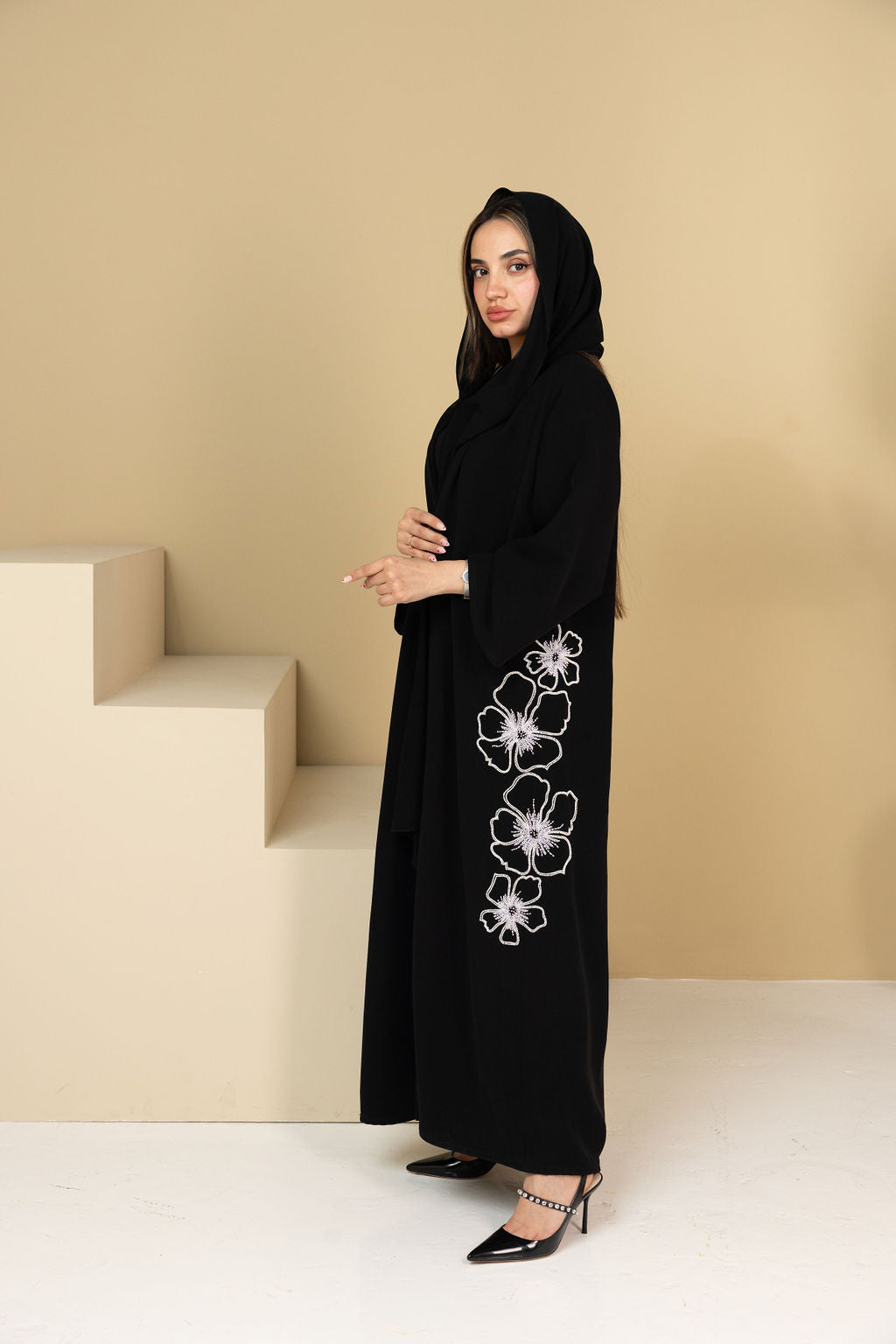 Floral Elegance: Black Abaya
